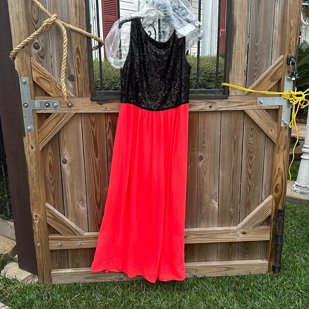 Gorgeous formal dress